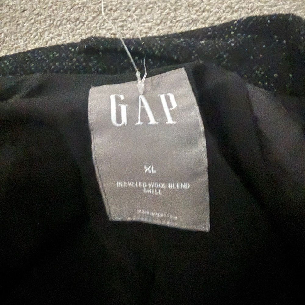 Gap Black Coat With Subtle Pattern - image 2